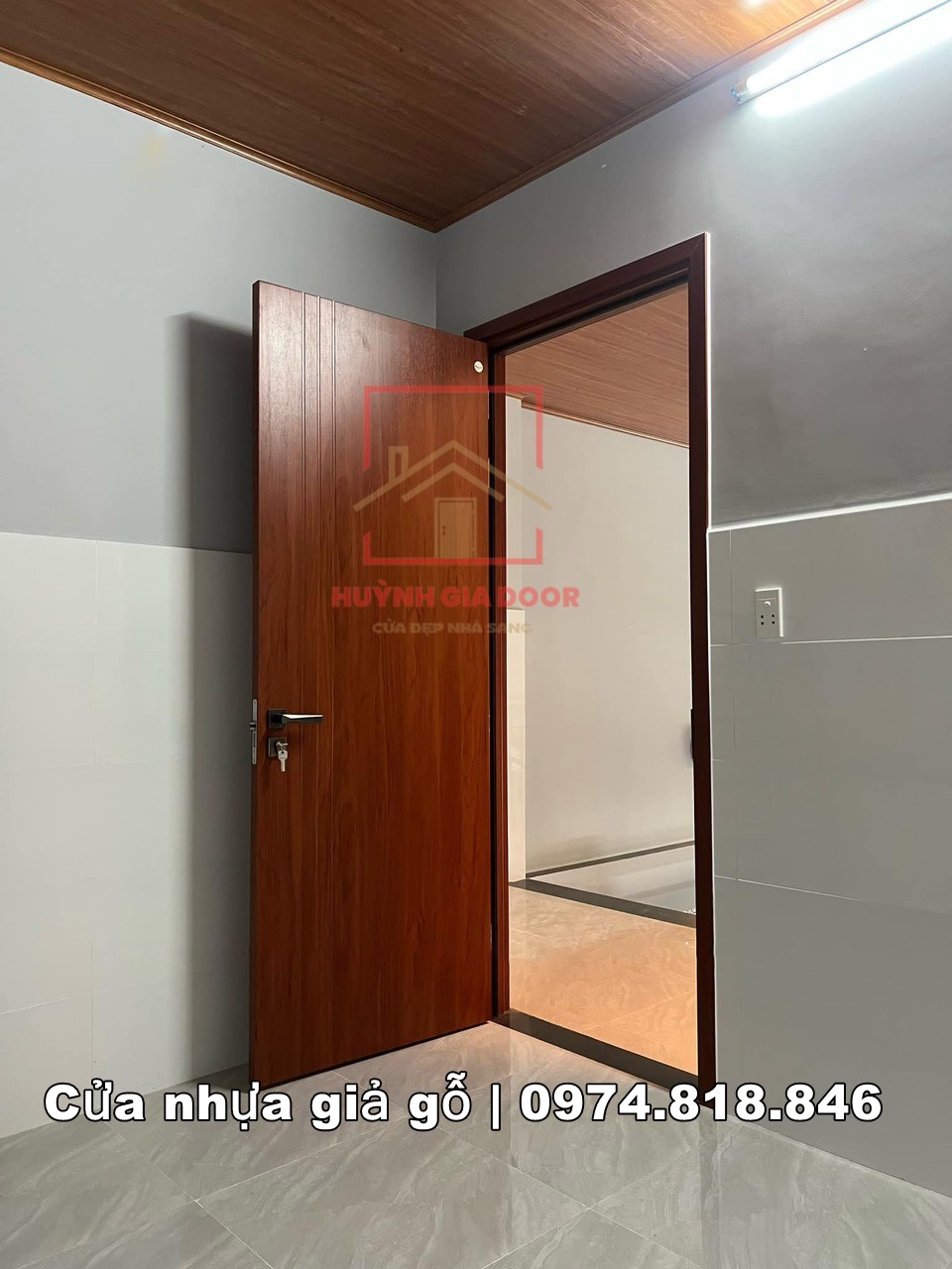 Giá cửa nhựa tại Hóc Môn